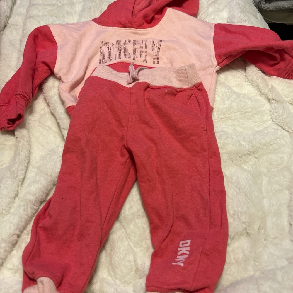 DKNY Vibrant Pink Girls' Apparel size 18 months💕